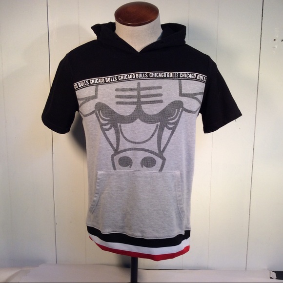 bulls short sleeve hoodie